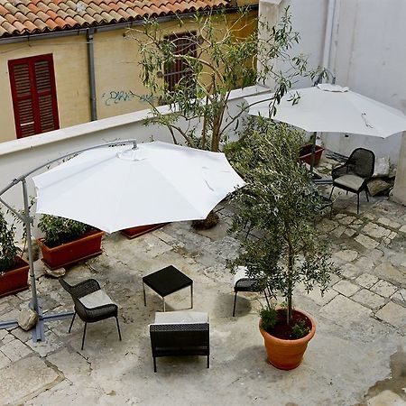 Aparthotel Cortile Antico Trapani Exterior foto