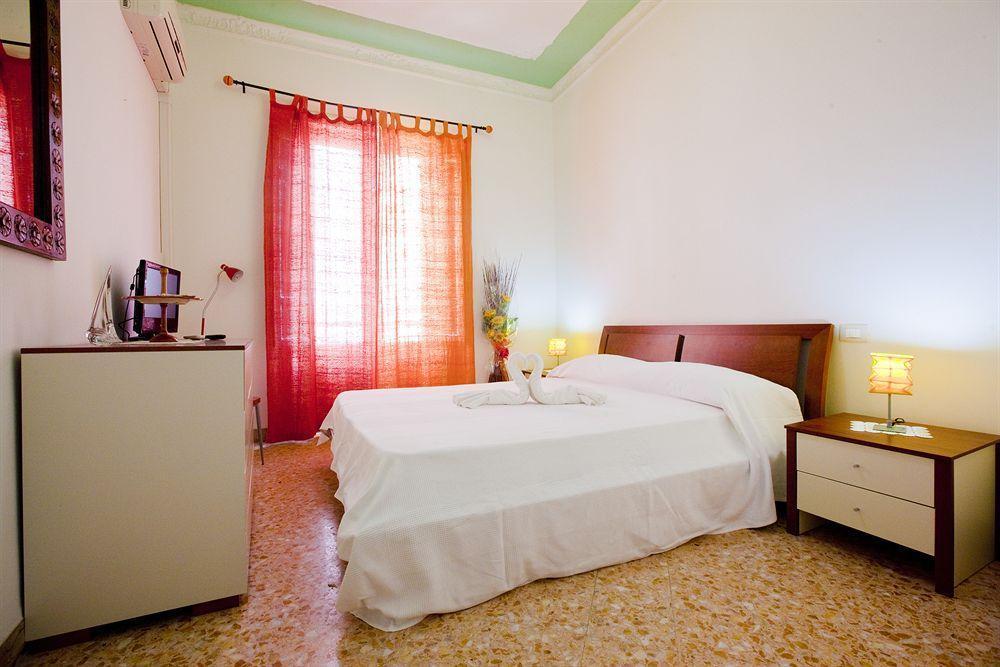 Aparthotel Cortile Antico Trapani Exterior foto