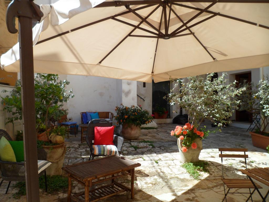 Aparthotel Cortile Antico Trapani Exterior foto