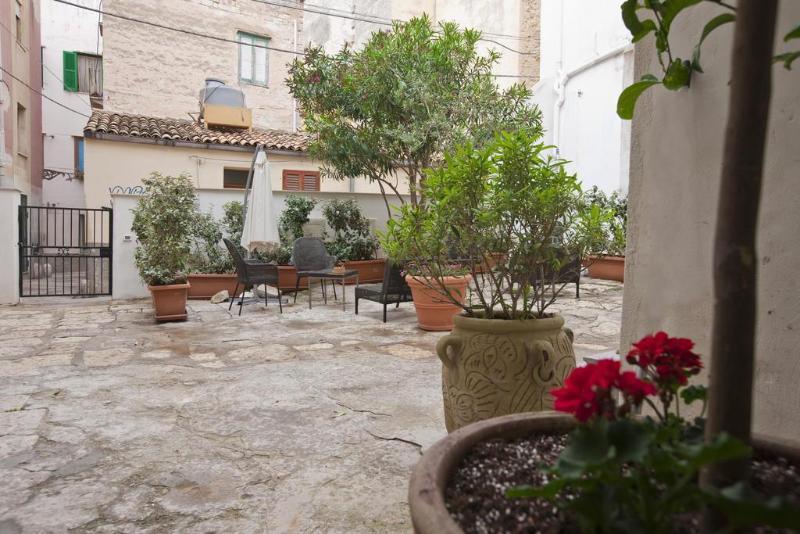 Aparthotel Cortile Antico Trapani Exterior foto