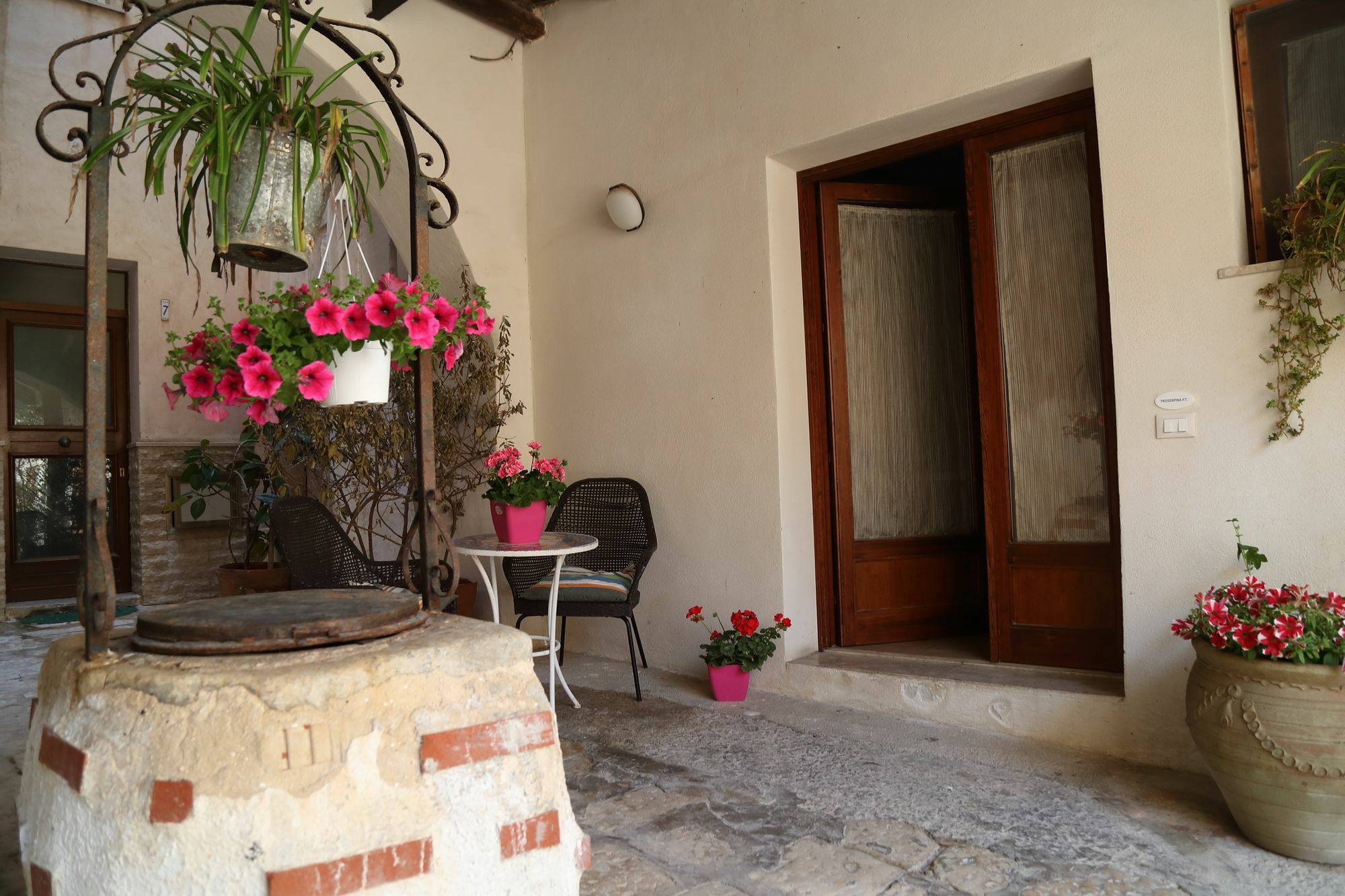 Aparthotel Cortile Antico Trapani Exterior foto