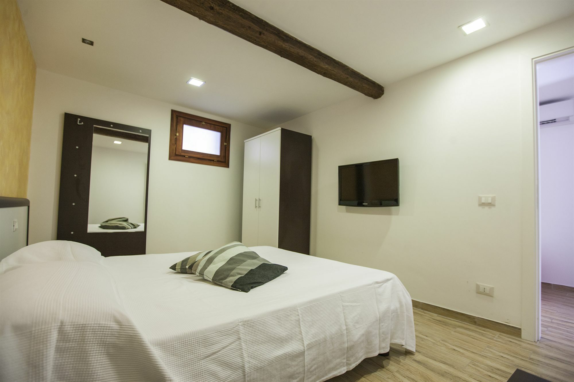 Aparthotel Cortile Antico Trapani Exterior foto